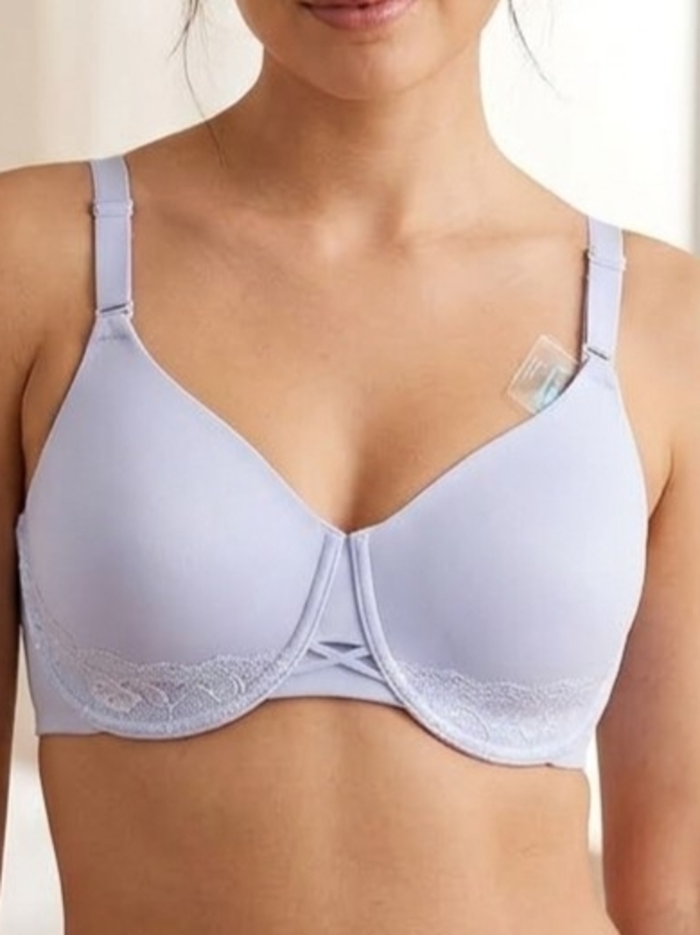 VANITY FAIR  Light Blue Underwire Bra with Lace Accent Size 42D.
